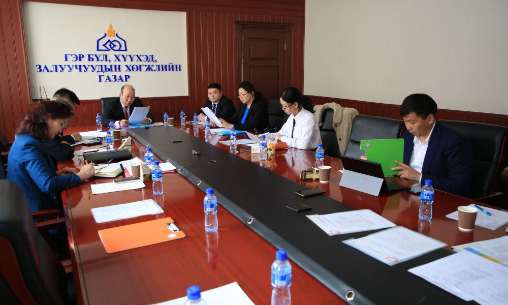 ХҮҮХДИЙН ТӨЛӨӨ САНГИЙН ХӨРӨНГӨӨР САНХҮҮЖҮҮЛЭХ 2024 ОНЫ ХҮҮХДЭД ЗОРИУЛСАН БҮТЭЭН БАЙГУУЛАЛТЫН ТӨСЛИЙГ СОНГОН ШАЛГАРУУЛАХ АЖЛЫН ХЭСЭГ ХУРАЛДЛААХҮҮХДИЙН ТӨЛӨӨ САНГИЙН ХӨРӨНГӨӨР САНХҮҮЖҮҮЛЭХ 2024 ОНЫ ХҮҮХДЭД ЗОРИУЛСАН БҮТЭЭН БАЙГУУЛАЛТЫН ТӨСЛИЙГ СОНГОН ШАЛГАРУУЛАХ АЖЛЫН ХЭСЭГ ХУРАЛДЛАА